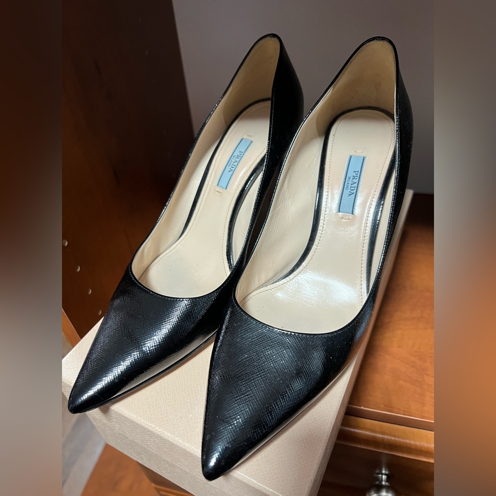 Prada Black Saffiano Pumps 41